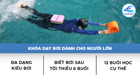 Khóa dạy bơi cho người lớn - Học viên đang thực hành thở nước